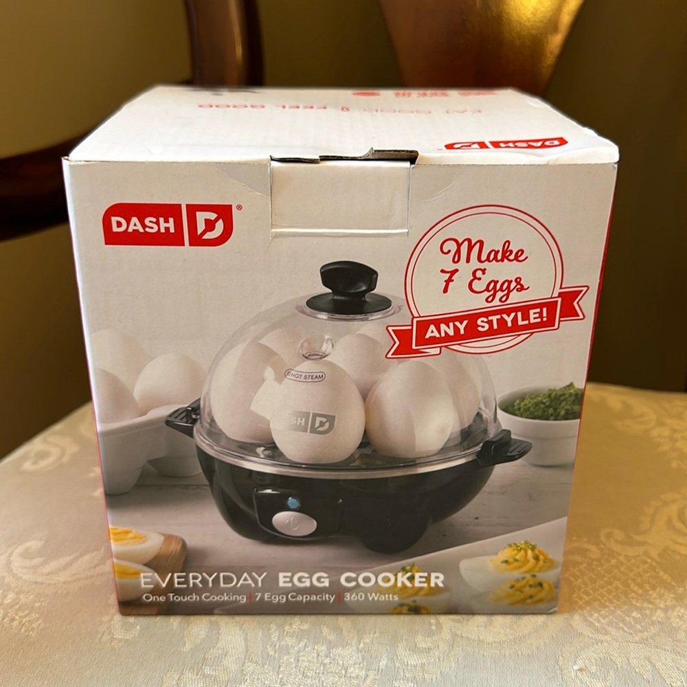NIB Dash Everyday Egg Cooker, 7 egg capacity, variety of cooking styles - Picture 2 of 7